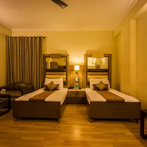 *** Otel The Suncourt Yatri Hindistan