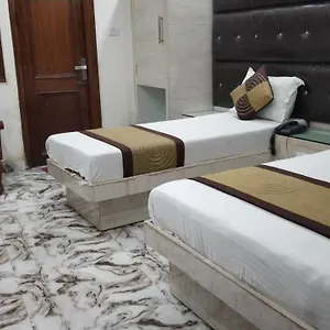 ** Otel Adb Crystal Deluxe Hindistan