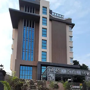 **** Otel The Pinnacle Sarnath Hindistan